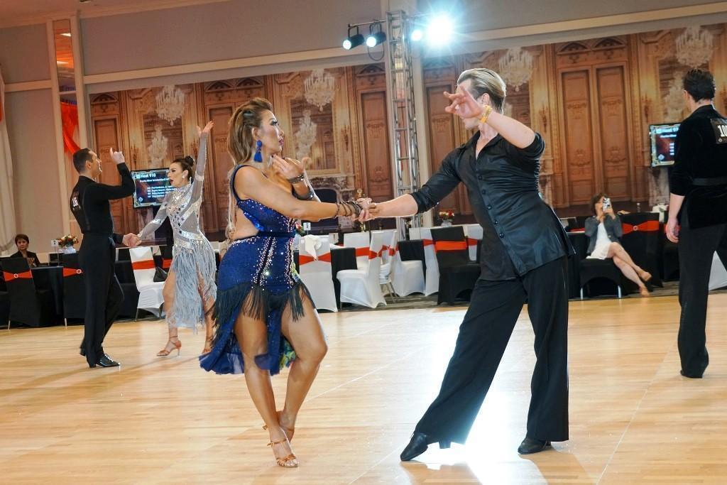 Top 10 Popular Ballroom Dance Classes in the UK