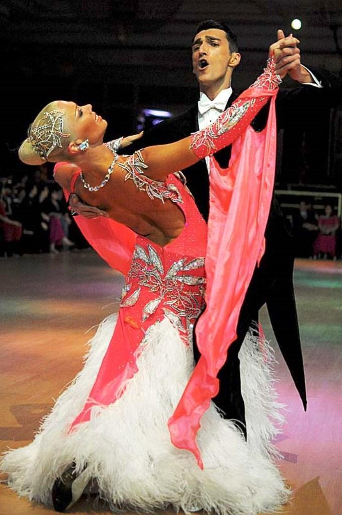 Top 10 Prestigious Ballroom Dance Competitions in the UK