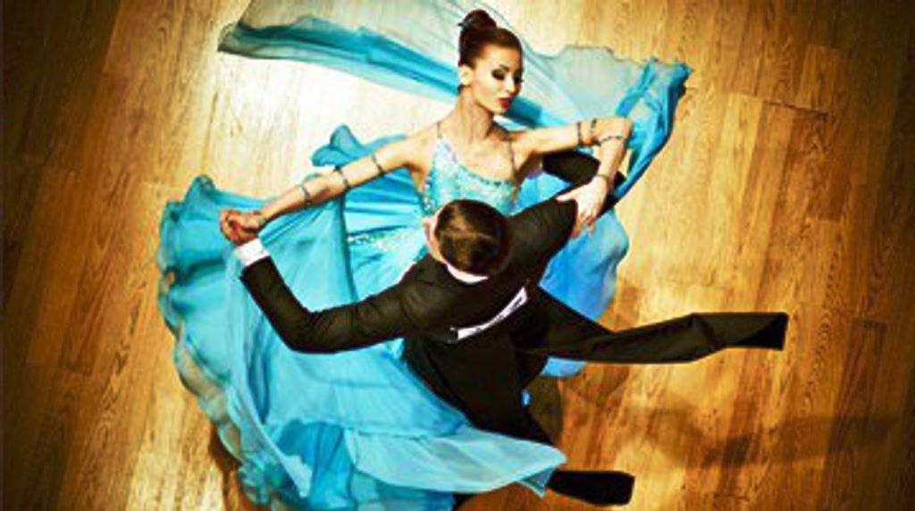 Top 10 Reasons for the Popularity of Ballroom Dancing in Britain
