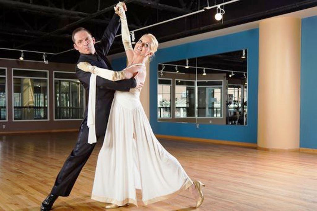 Top 10 Regional Differences in Ballroom Dance Styles in Britain