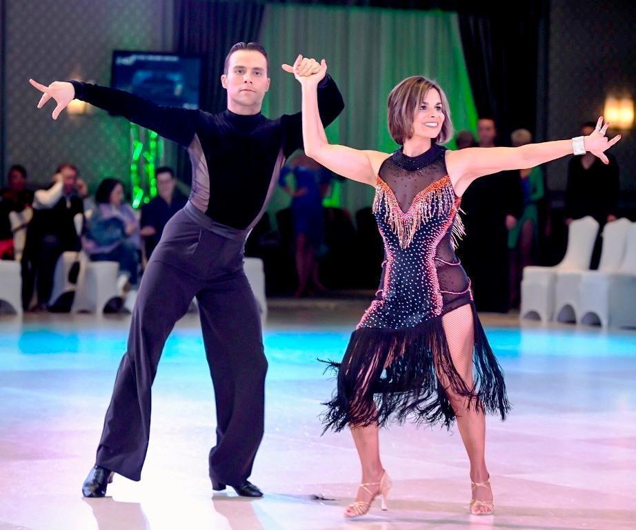 Top 10 Ways Ballroom Dance Fosters Socialization in the UK