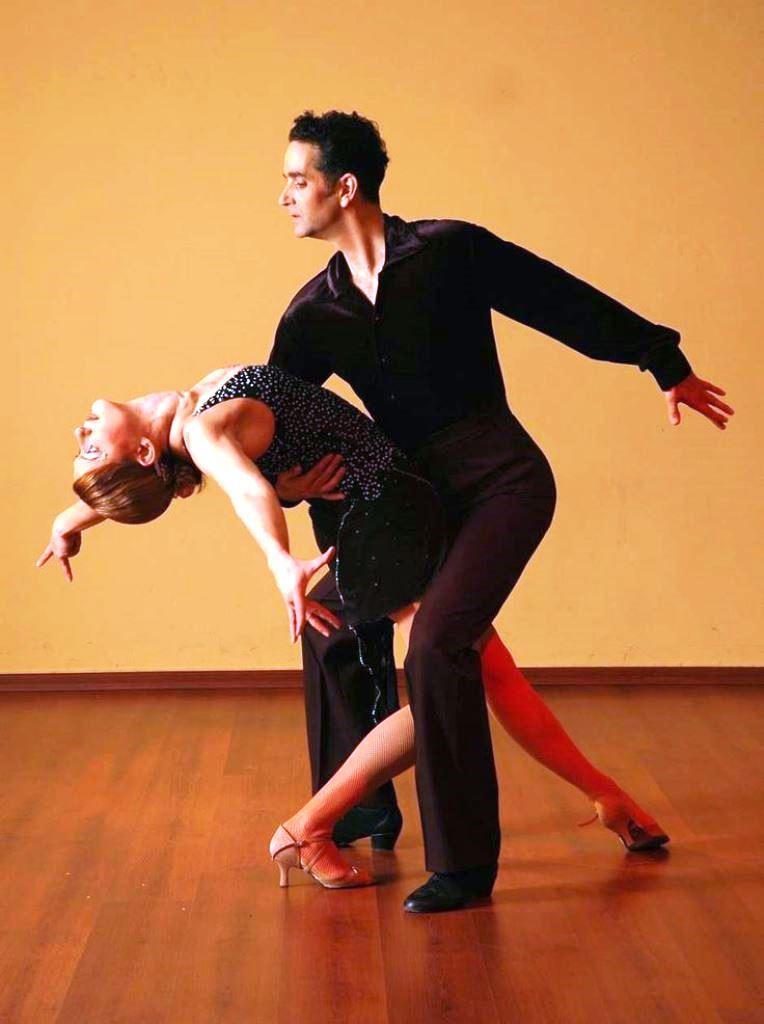 How to Stay Motivated and Inspired in Ballroom Dance in the UK