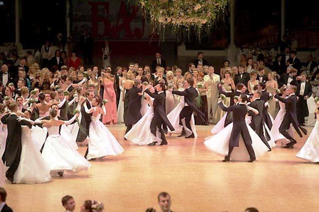 How to Plan and Organize Memorable School Balls with Ballroom Dance in Britain