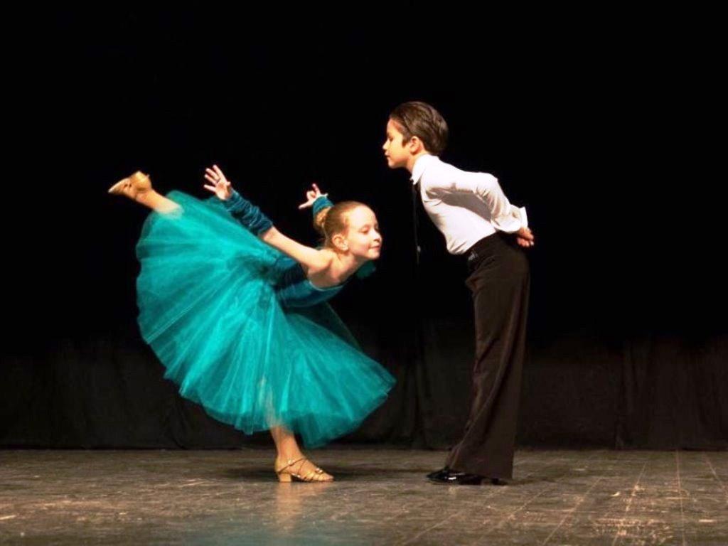 How to Enhance Self-esteem and Empowerment through Ballroom Dance in Britain