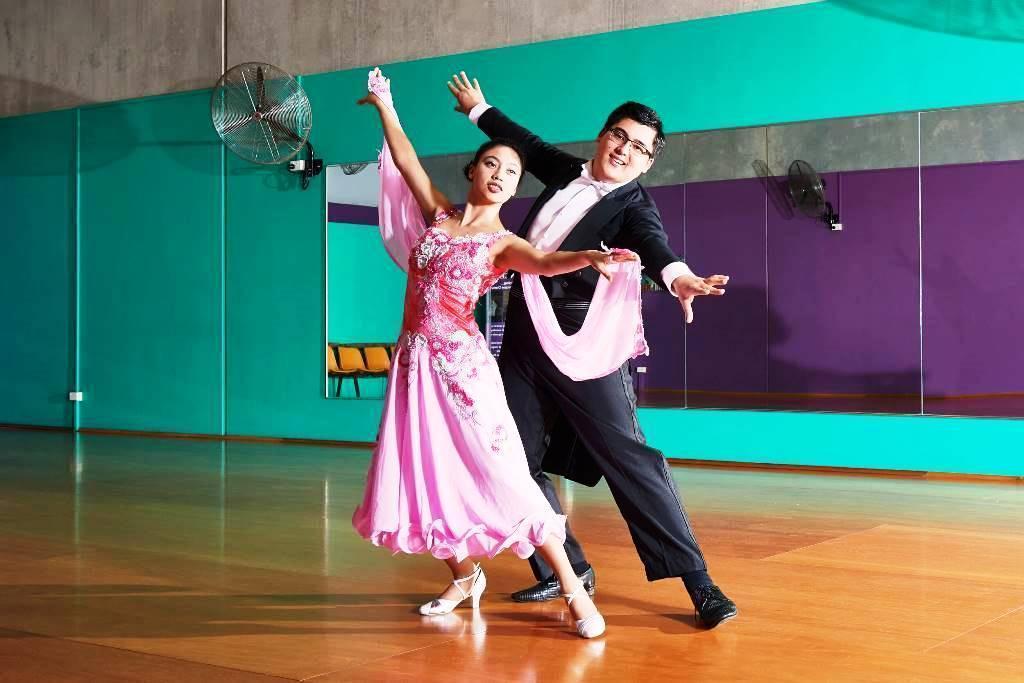 Unlocking Your Potential through Private Ballroom Dance Lessons in the UK