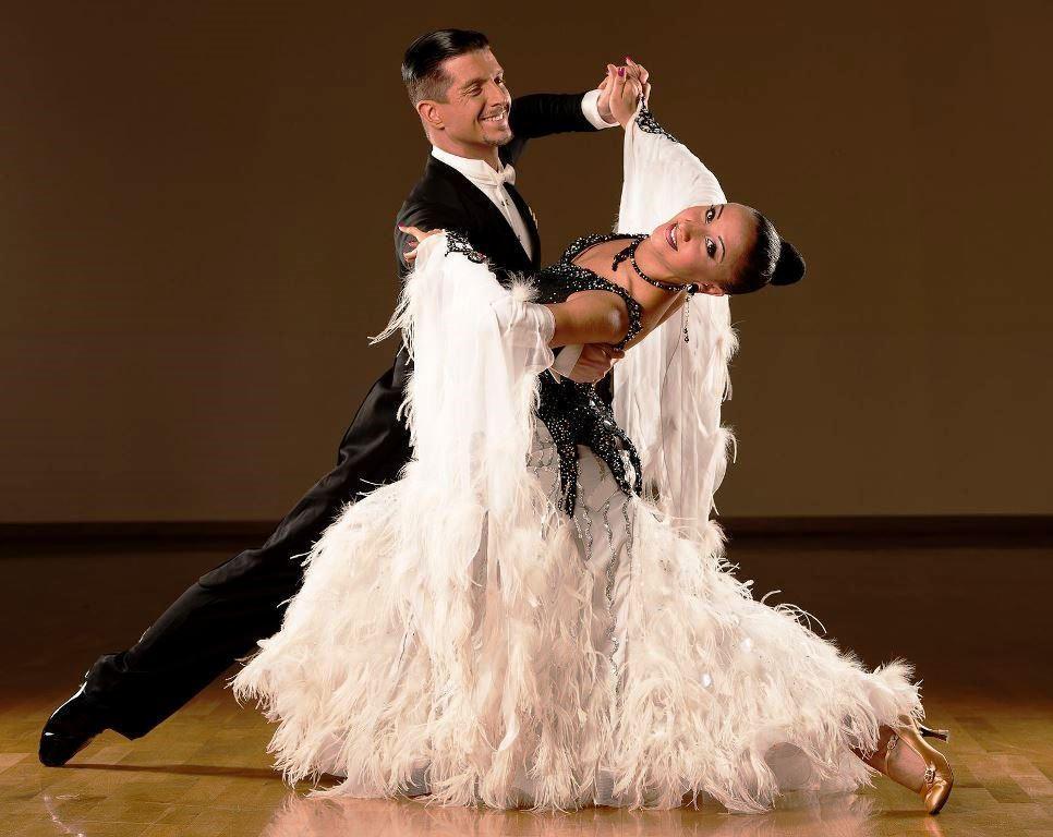 Unlocking Your Potential through Private Ballroom Dance Lessons in the UK