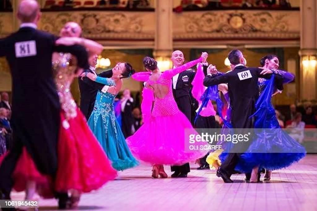 Exploring the Best Ballroom Dance Scenes in the UK