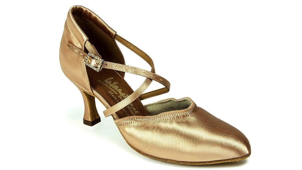 How to Find the Perfect Fit: Tips for Buying Ballroom Dancing Shoes